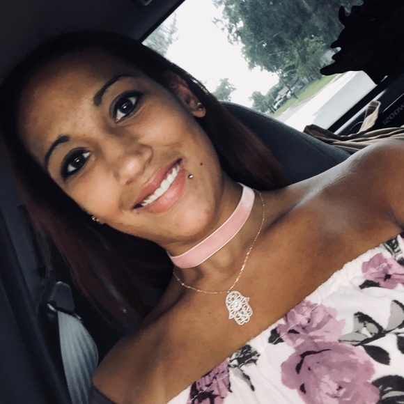 Meet your Posher, Brandi - Picture 2 of 7